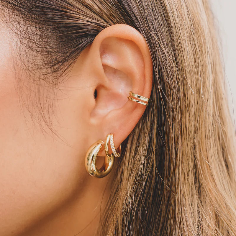 Leila Illusion Huggies Earrings Gold