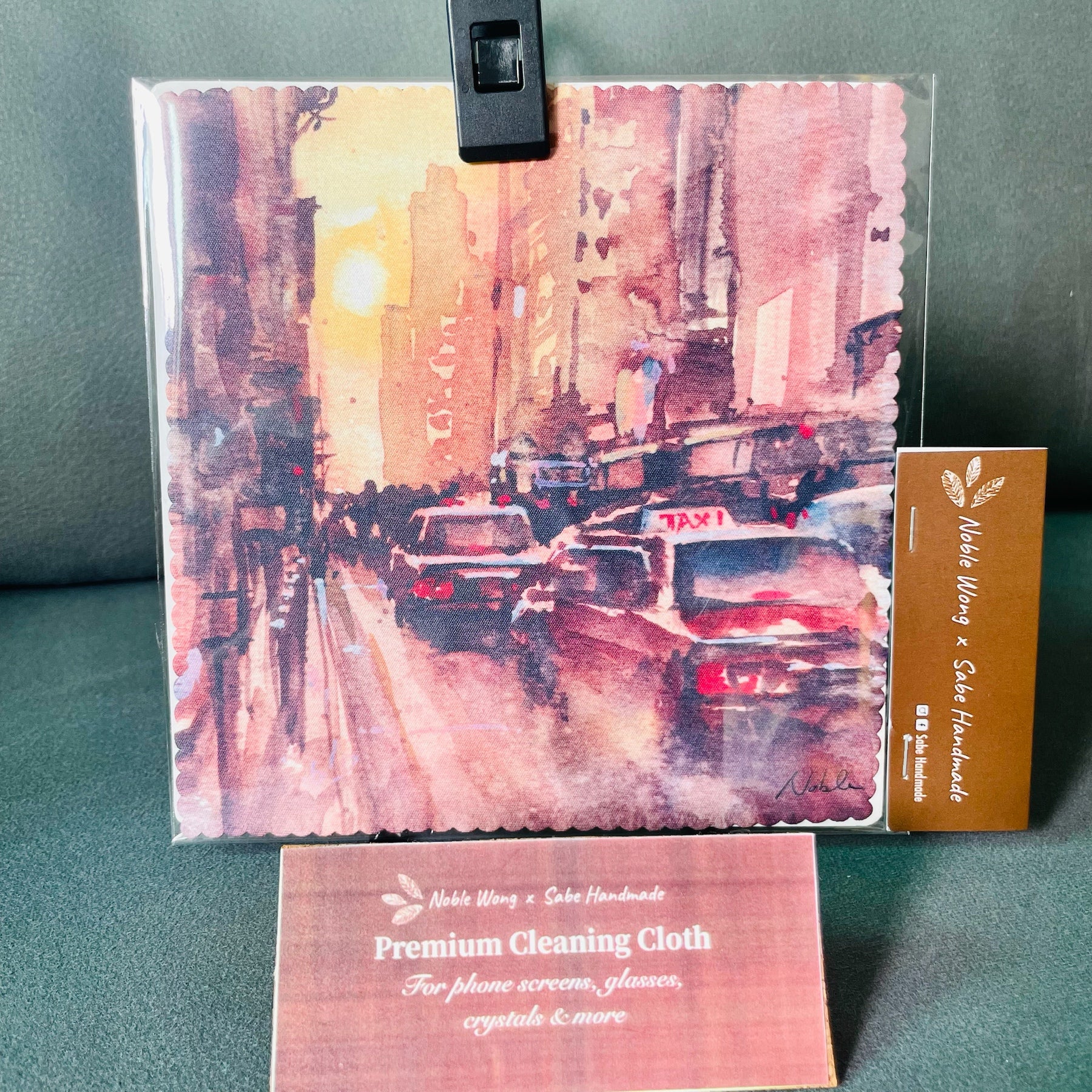 Hong Kong Cleansing Cloth - Taxis In City | Bookazine HK