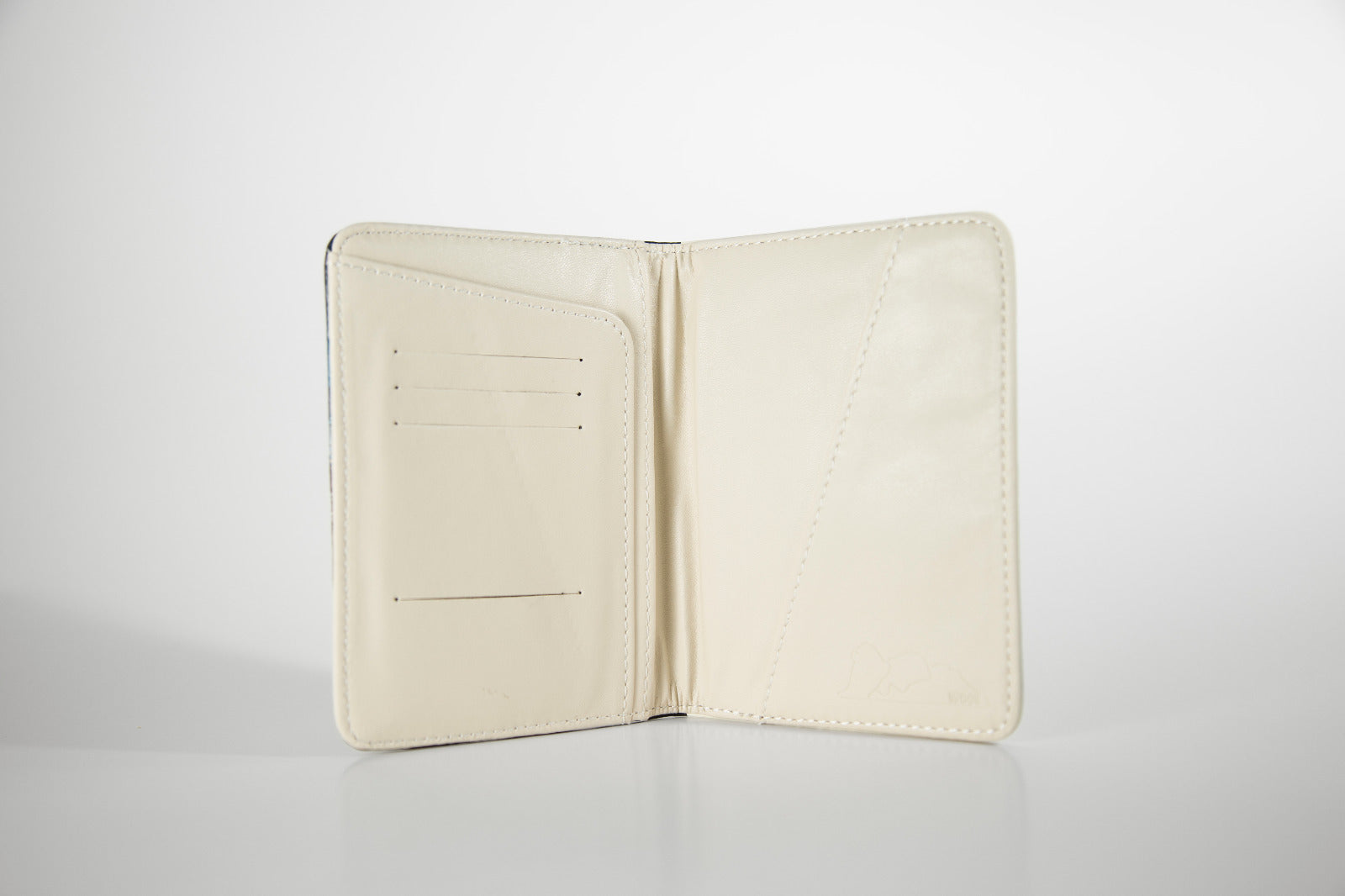 Hong Kong Sheung Wan Tram Passport Holder | Bookazine HK