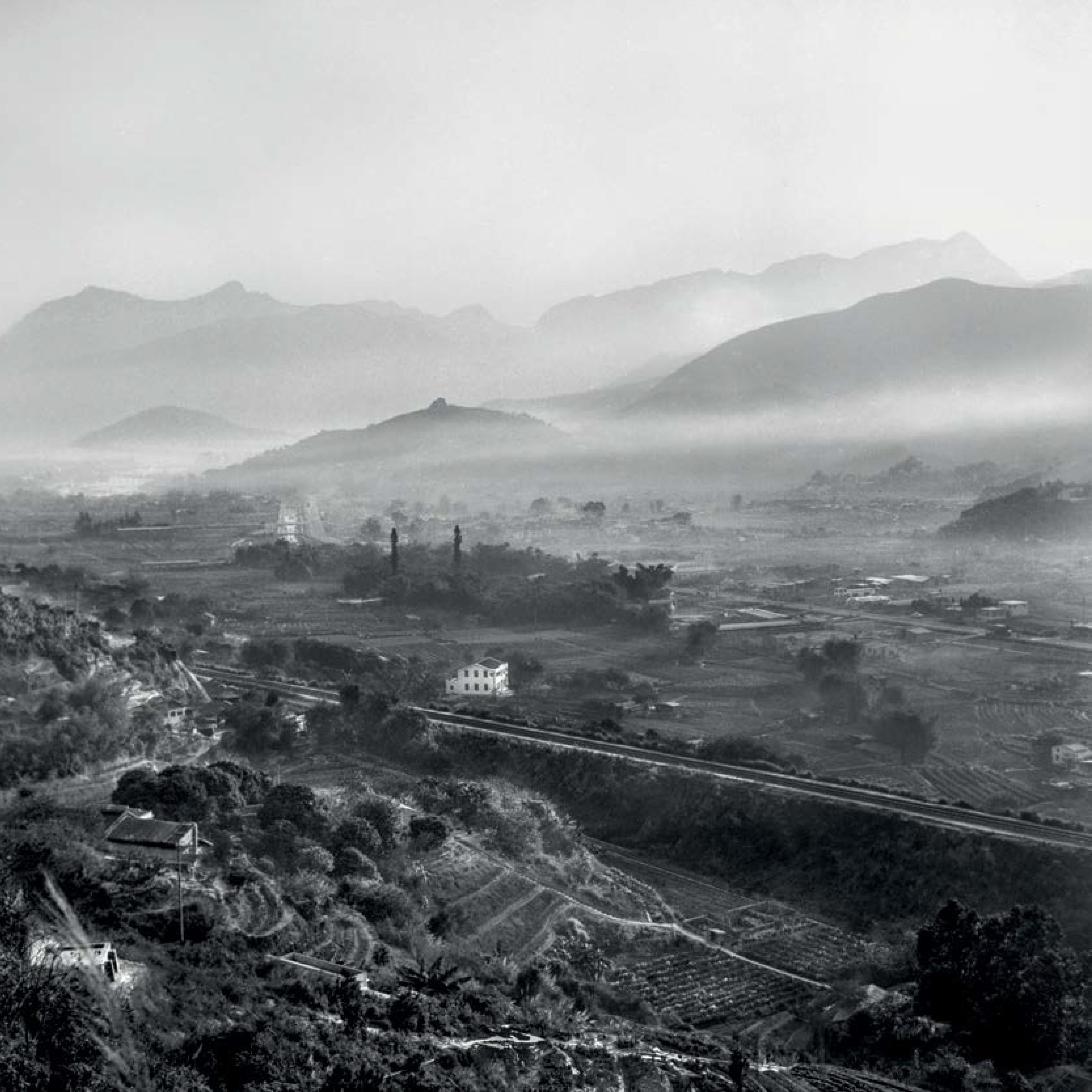 Old Hong Kong - The Way We Were&#39; book 劉冠騰老香港攝影書