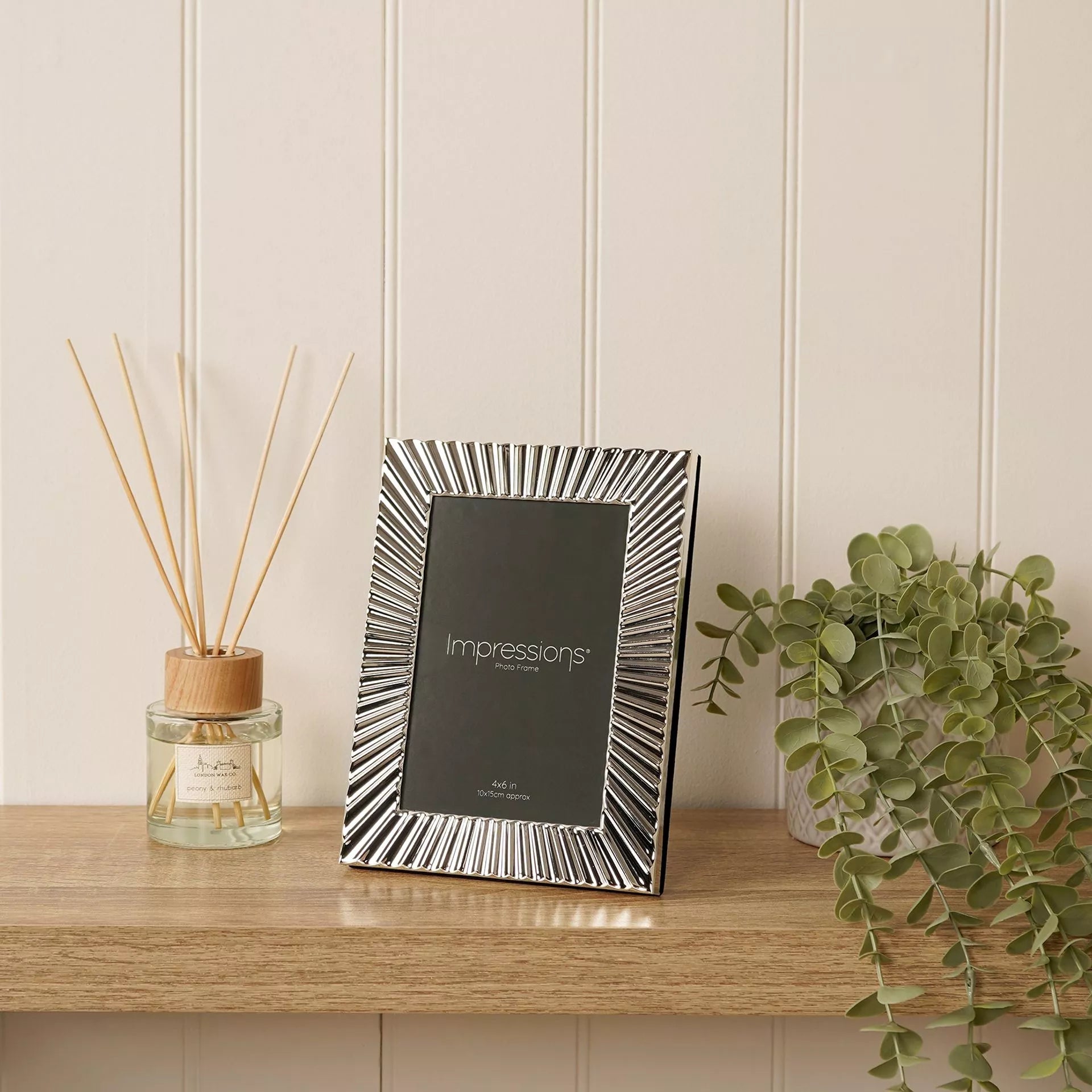 Sunburst Silver Photo Frame 4" x 6" | Bookazine HK