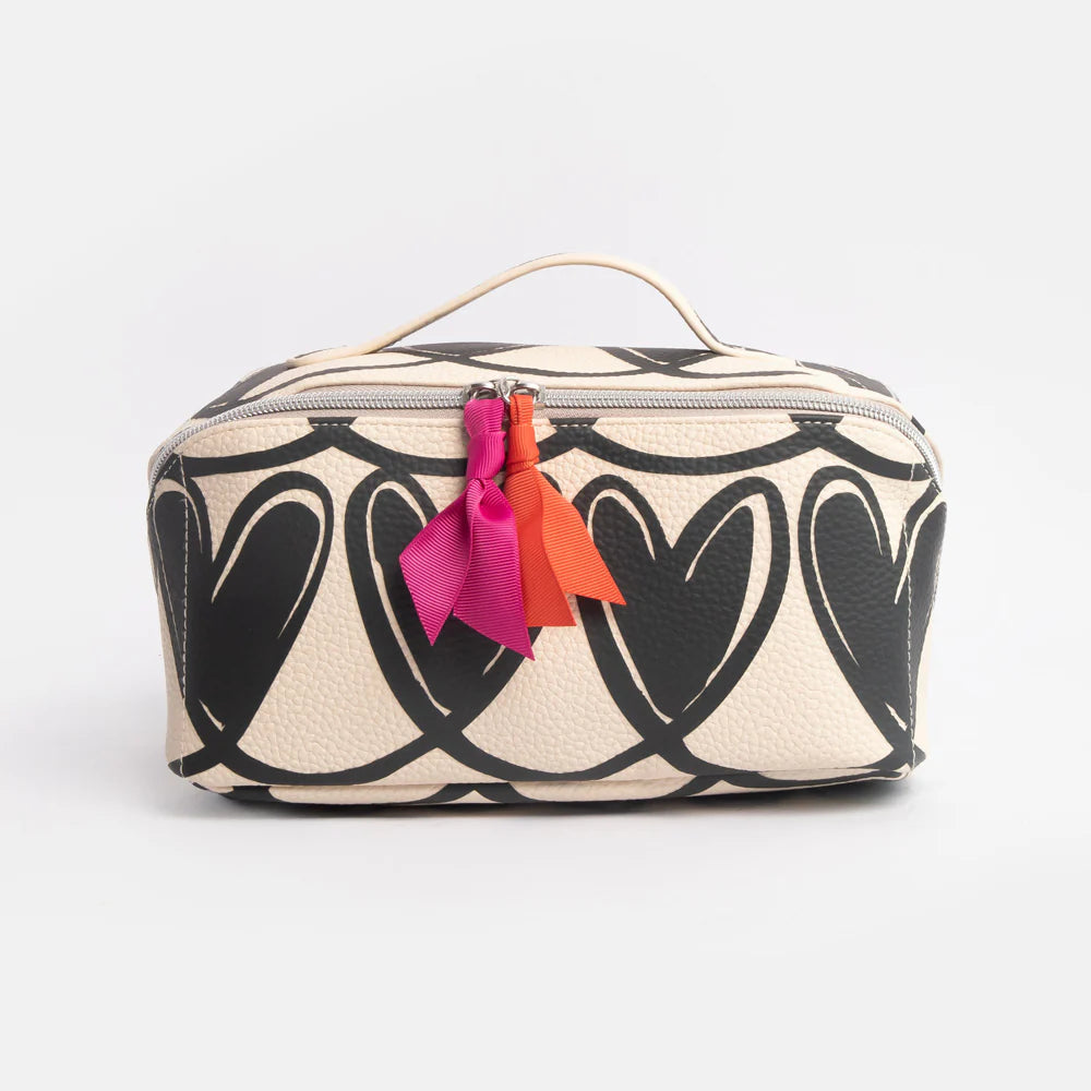 Mono Looped Hearts Flat Lay Wash Bag | Bookazine HK