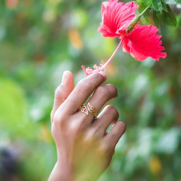 Restoring Peace Ring - Gold | Bookazine HK