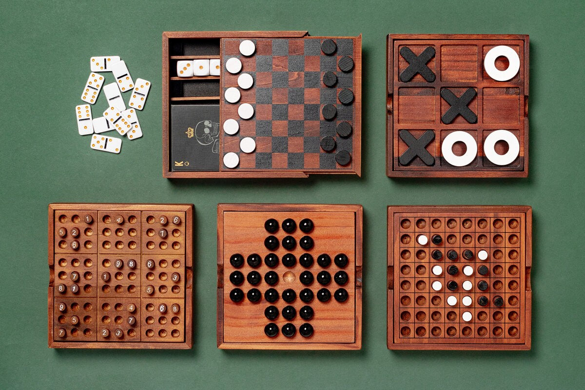  Iron & Glory - Wooden Tic-Tac-Toe | Bookazine HK