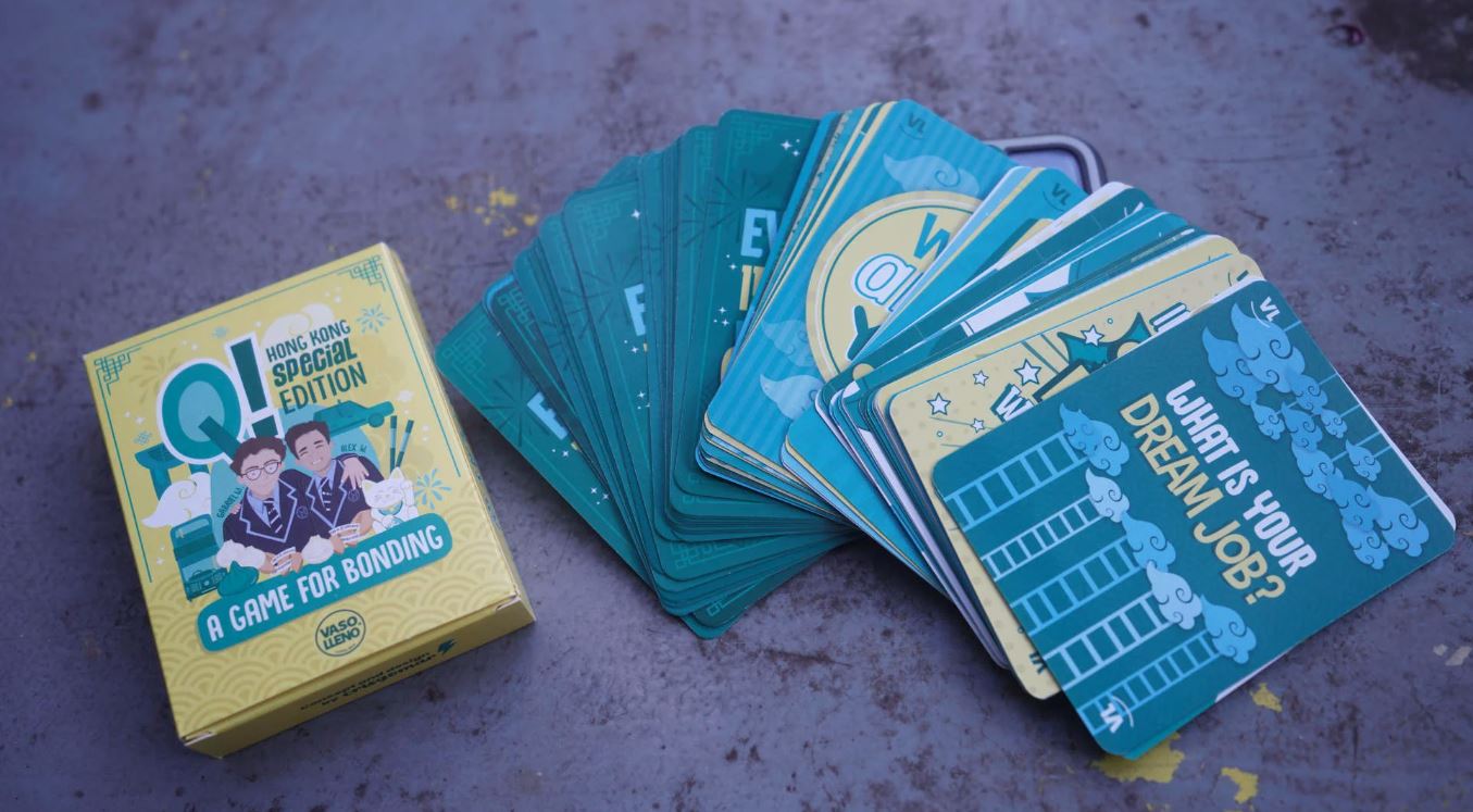 Q CARD DECK GAME HK
