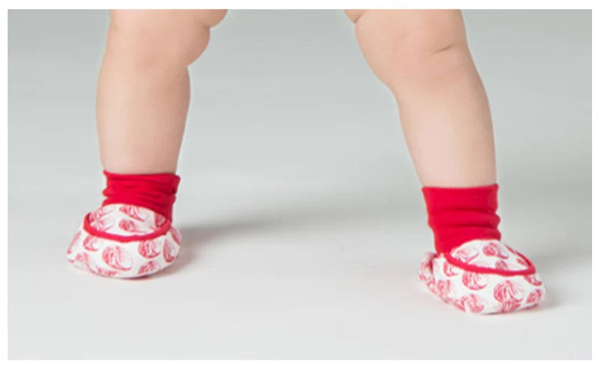 RED BAOZI BABY BOOTIES & TEDDY HAT SET (12-18 MONTHS)